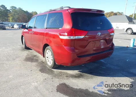 2011 Toyota Sienna Xle V6 from USA, damaged, VIN 5TDYK3DC4BS152950